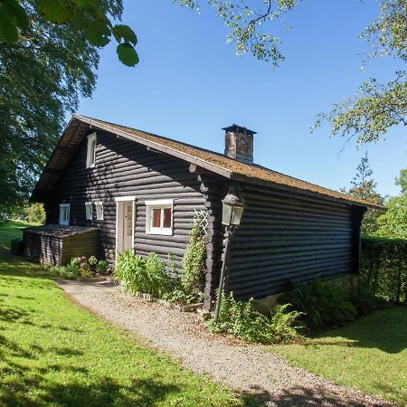 Open Wooden Chalet Built Against A Hill Франкоршамп Экстерьер фото
