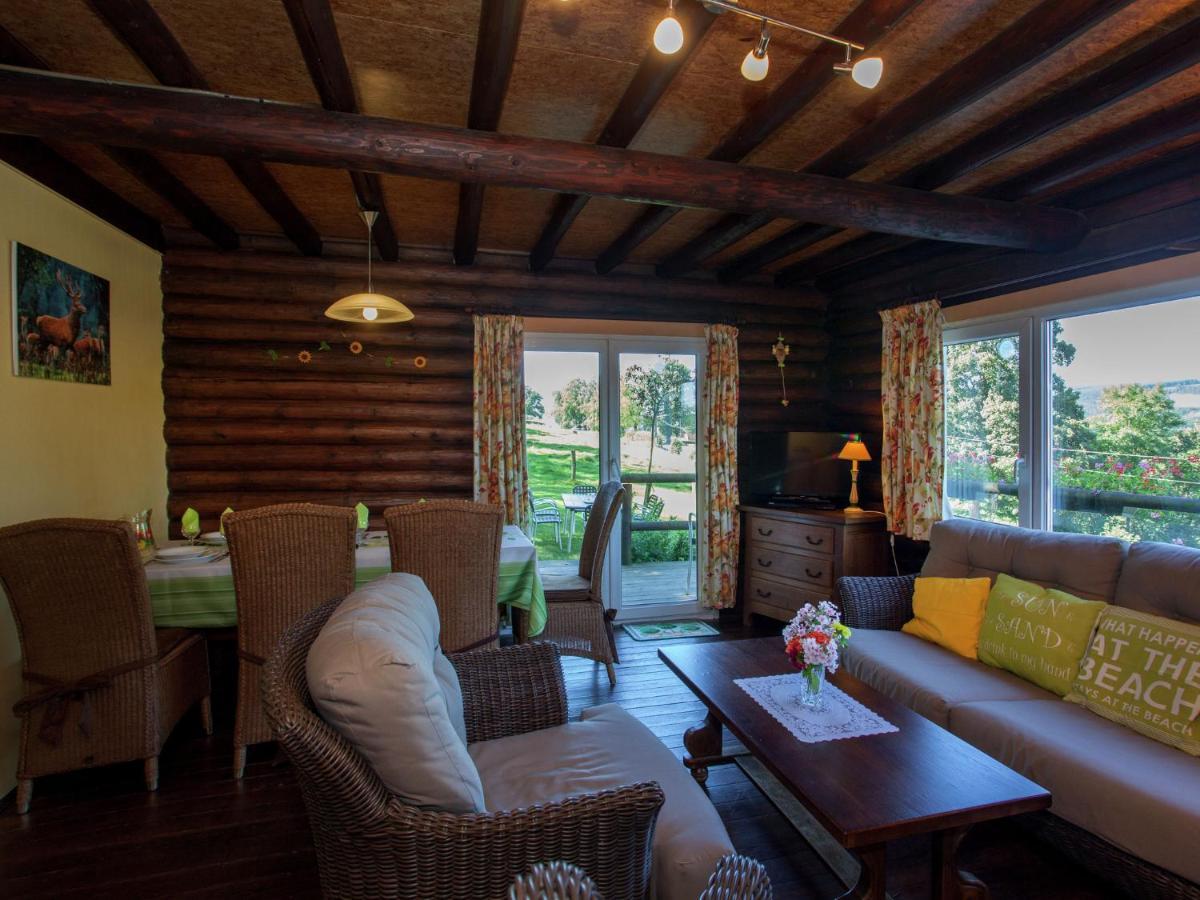 Open Wooden Chalet Built Against A Hill Франкоршамп Экстерьер фото