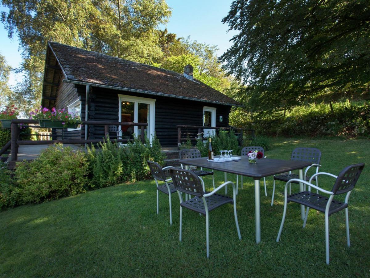 Open Wooden Chalet Built Against A Hill Франкоршамп Экстерьер фото